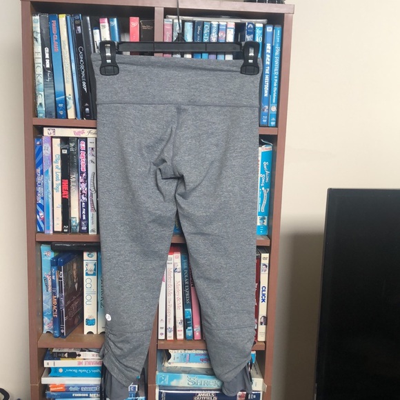 Lululemon Capri Ruched Drawstring Heather Gray Sz 4 Leggings - Picture 4 of 10